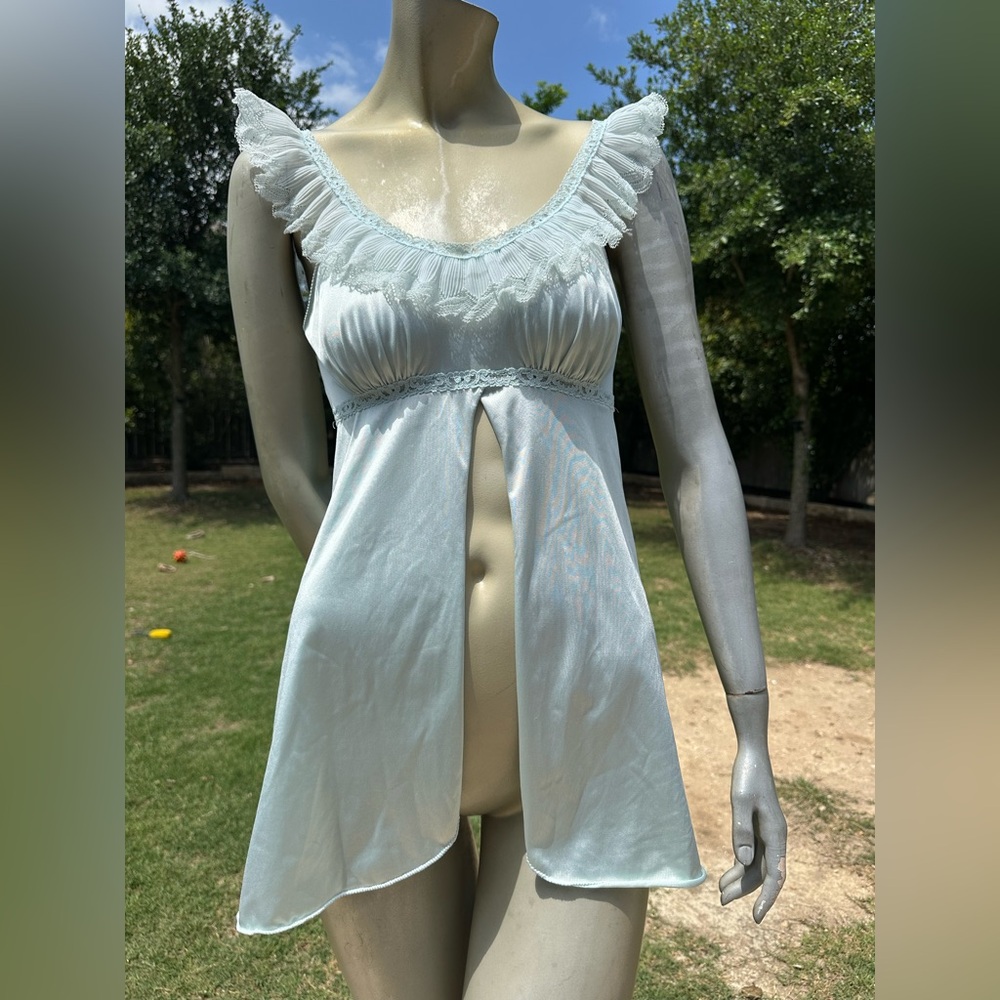 Vintage 60’s Vanity Fair Split Front Nightgown- Petite